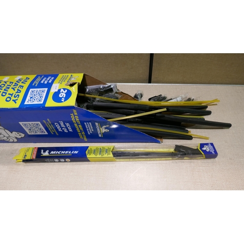 6136 - Large Quantity of Michelin Wiper Blades (337-464,468-484) *This lot is subject to Vat