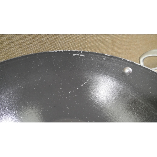 6183 - Nordic Ware Aluminized Steel  Wok (337-127) *This lot is subject to Vat