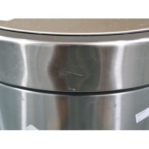 6197 - 47L Eko Semi Round Motion Sensor Bin (Damaged Lid) (337-65) *This lot is subject to Vat