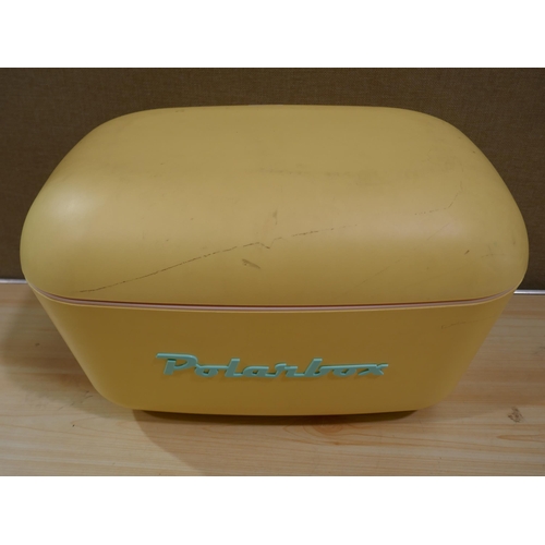 6209 - Polarbox Retro Cooler (337-403) *This lot is subject to Vat