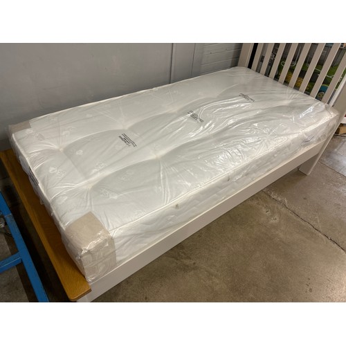 3054 - A single mattress