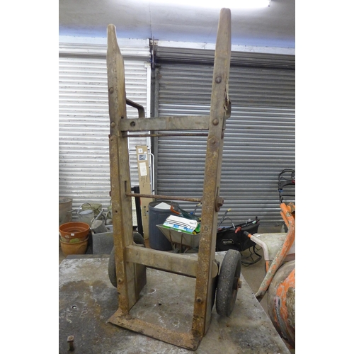 5196 - A vintage heavy duty wooden and steel framed sack truck and a vintage one drawer, two door heavy dut... 