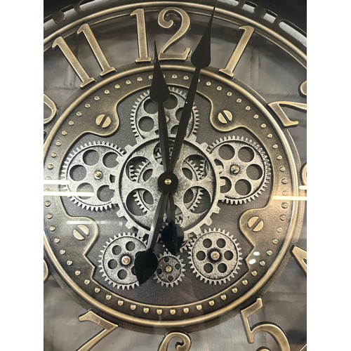 3061 - A silver mechanical clock