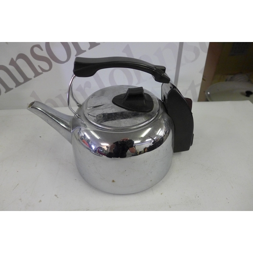 5288 - A quantity of kitchen and household items including a Kenwood BL311 blender, a Kenwood hand mixer, a... 