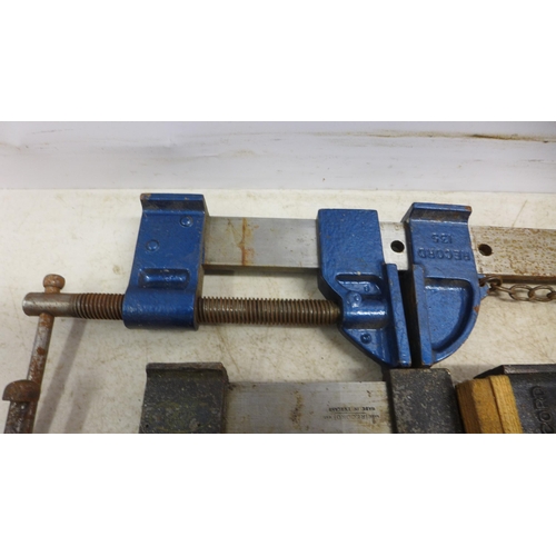 5028 - 3 Record 135 sash clamps and 1 other sash clamp