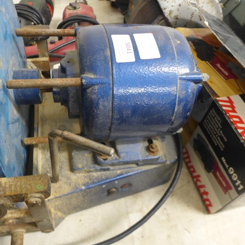 5041 - A quantity of power tools including a Rockwell model 4500UK, 184mm, 240V circular saw (No Blade), a ... 