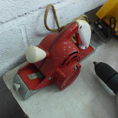 5041 - A quantity of power tools including a Rockwell model 4500UK, 184mm, 240V circular saw (No Blade), a ... 