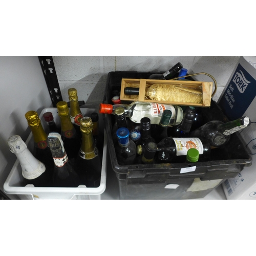 5051 - A box of assorted wine and spirits including Port, Croft Original, Vodka, sparkling wine