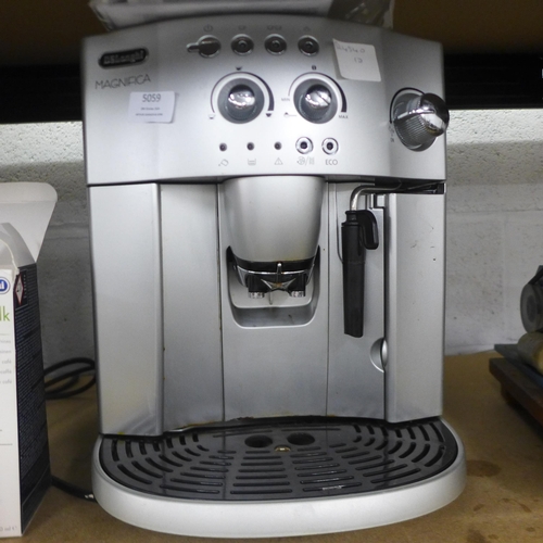 5059 - A Delonghi Magnifica Bean to Cup coffee machine