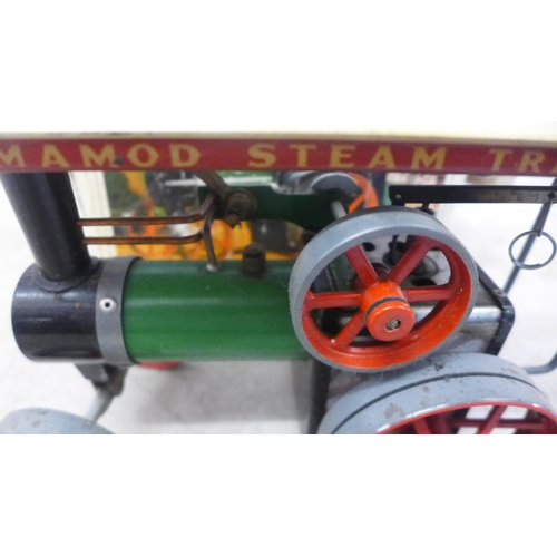 5069 - A vintage Mamod T.E. La traction engine steam tractor with original box