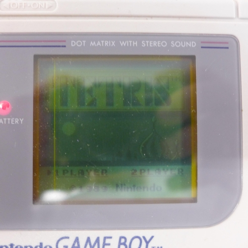 5072 - A 1989 Nintendo Game Boy GB-001 , boxed with Tetris game