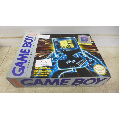 5072 - A 1989 Nintendo Game Boy GB-001 , boxed with Tetris game