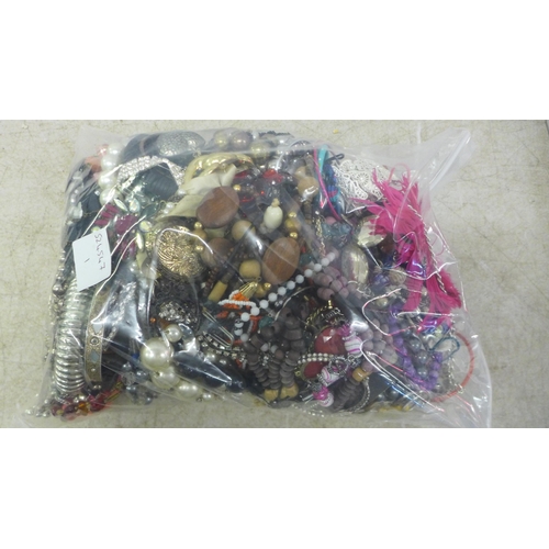 5085 - Two bags of costume jewellery