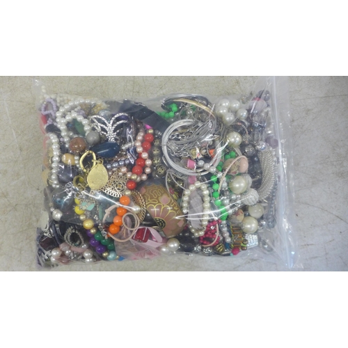 5085 - Two bags of costume jewellery