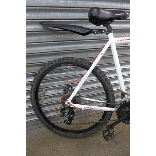 5129 - An Apollo Evade lightweight aluminium framed front suspension mountain bike *Police repossession