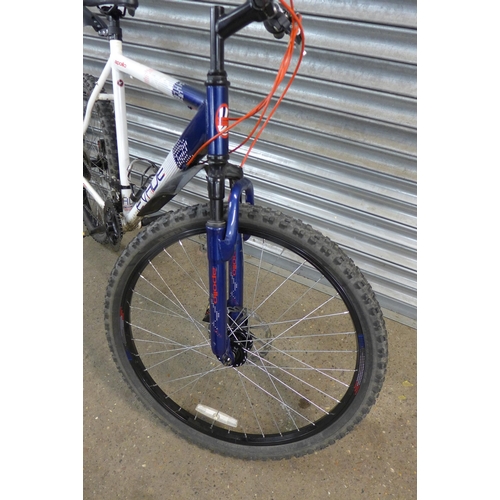 5129 - An Apollo Evade lightweight aluminium framed front suspension mountain bike *Police repossession