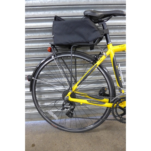 5138 - An Apollo TDF aluminium framed road racer bike with pannier rack, travel bag and mud guards