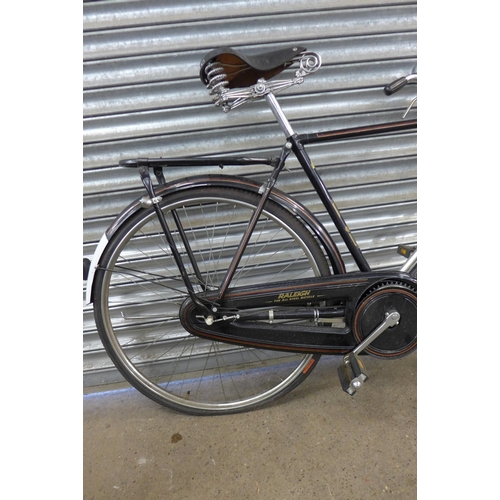 5143 - A vintage Raleigh road bike with vintage Rover saddle