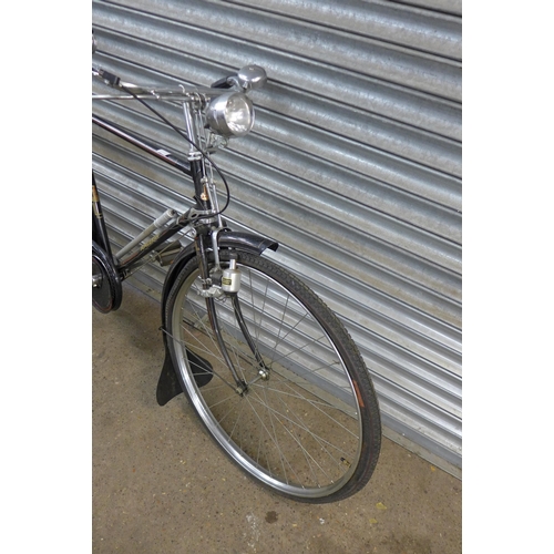 5143 - A vintage Raleigh road bike with vintage Rover saddle