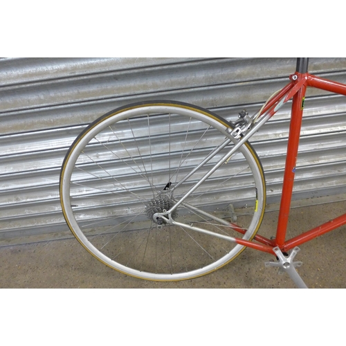 5151 - A vintage hand built Holdsworth Aubisque bike frame