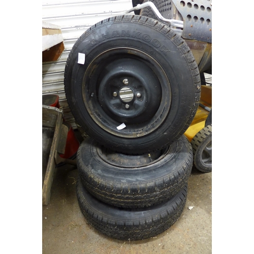 5160 - 3 caravan wheels