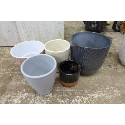 5164 - Two square plant pots and six assorted small plant pots