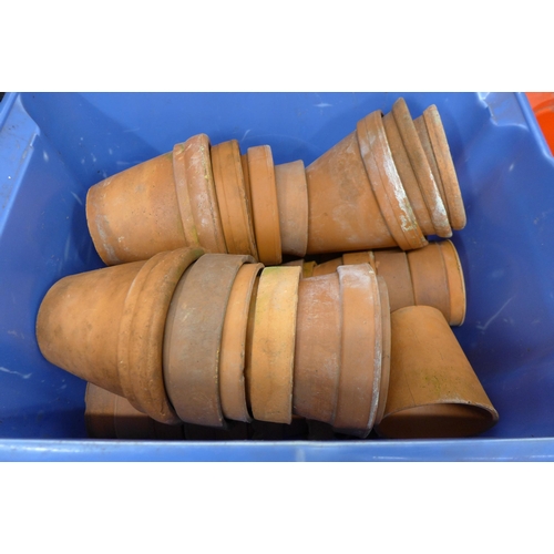 5172 - A large quantity of various items including 9 Lin Bins, hose pipe connectors, garden wire, weeding t... 