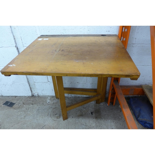 5175 - A vintage folding school desk