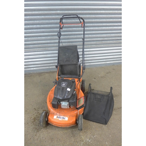 5184 - An Oleo-Mac Series G self propelled lawn mower with EMak K650, 159cc engine and collector box