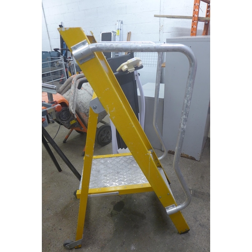 5185 - A Bratts Ladders carbon fibre work platform ladder with safety hand rail