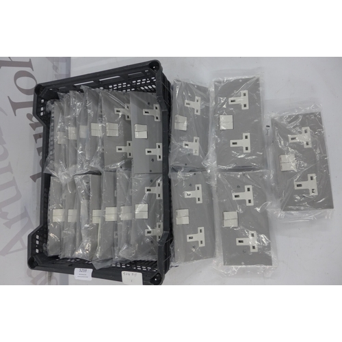 5259 - 18 double sockets