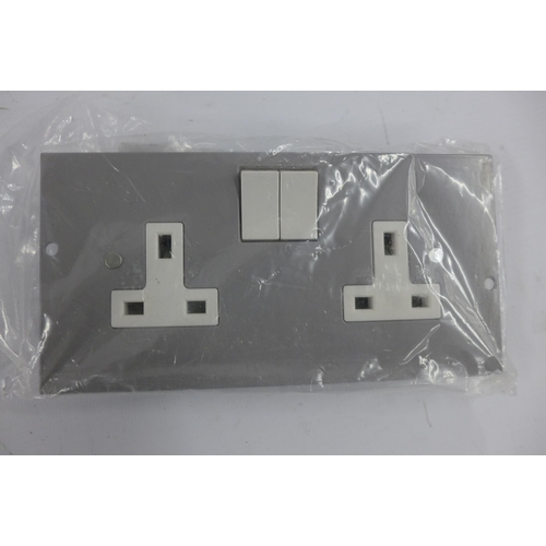 5259 - 18 double sockets