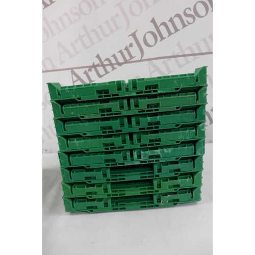 5262 - 10 green foldable stacking plastic trays 30x40cm