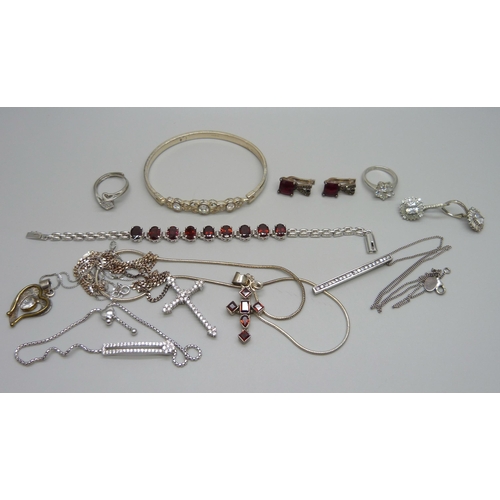 1000 - A collection of silver jewellery, (cluster ring not silver)