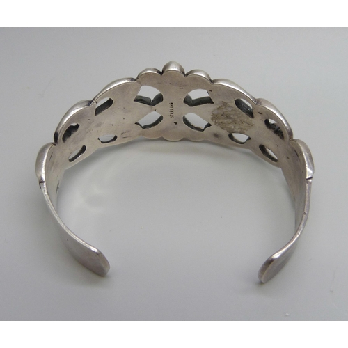 1006 - A heavy silver bangle, 52.6g