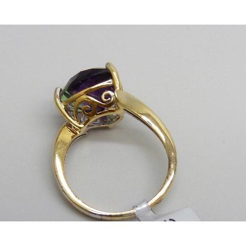 1014 - A silver gilt two-colour trilliant cut fluorite ring, R