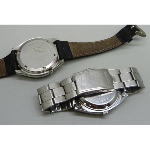 1030 - Two Seiko 5 automatic wristwatches, both day/date, 7009-4040 and 7S26-0060 A4