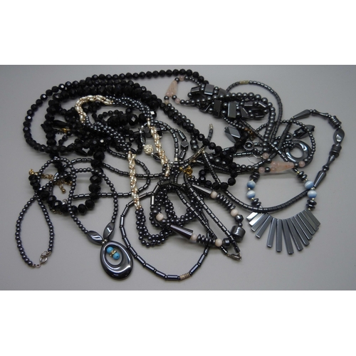 1048 - French jet and hematite jewellery