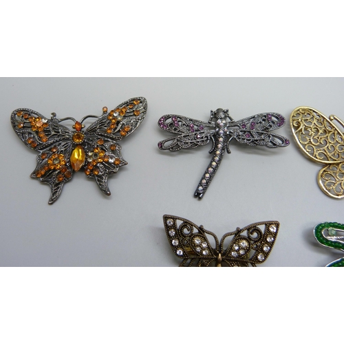 1049 - A collection of butterfly brooches