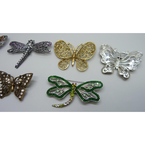 1049 - A collection of butterfly brooches