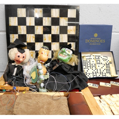 1069 - A chess set, chess board, set of dominoes and a box with puzzle and puppet **PLEASE NOTE THIS LOT IS... 