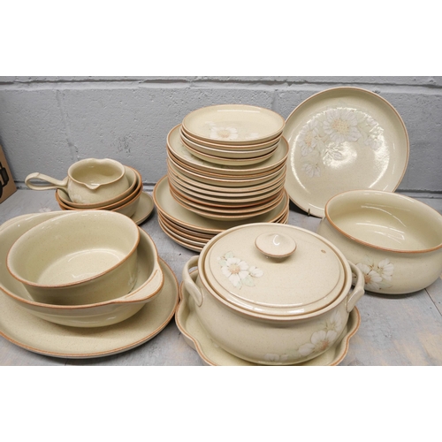 1073 - A collection of Denby Daybreak dinnerware, 6 dinner plates, 6 soup bowls, 3 sandwich plates, 4 side ... 