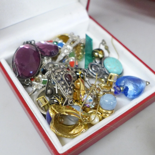 696 - A box of costume jewellery