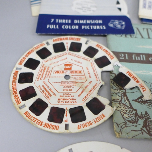 706 - A Sawyers Viewmaster Stereoscope and an assortment of slides