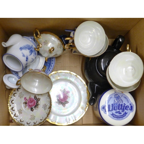 1101 - A 1960s lustre tea set and other mixed china including two Beswick palomino foals **PLEASE NOTE THIS... 