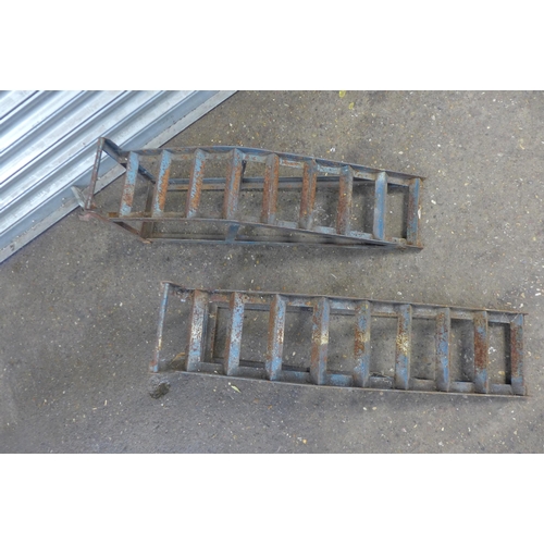 5269 - A pair of metal car ramps