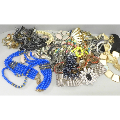 726 - 25 statement necklaces including designer including Aldo, etc.