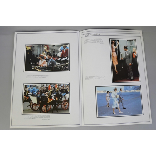 768 - Five complete original collectors postcard sets in albums from the late 1980s onwards, covering roya... 