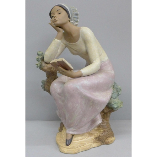 609 - A large Lladro figure, Poetic Moment, matt finish, 42.5cm