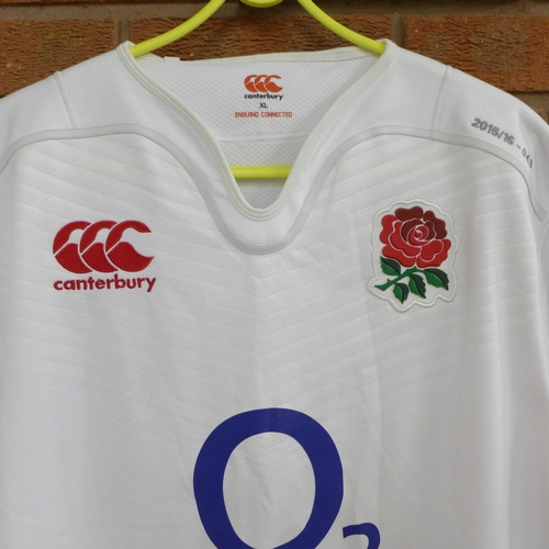 829 - An England Rugby shirt, 2015/16, signed by the team